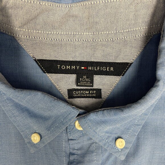 Men's TOMMY HILFIGER Custom Fit Long Sleeve Button Down Chambray Shirt- Size XL - Picture 4 of 11